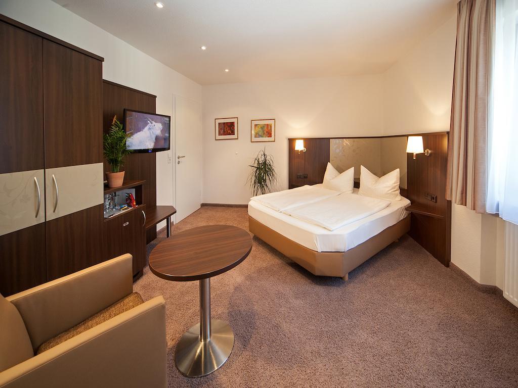 Hotel Engel Rheinmunster Екстер'єр фото