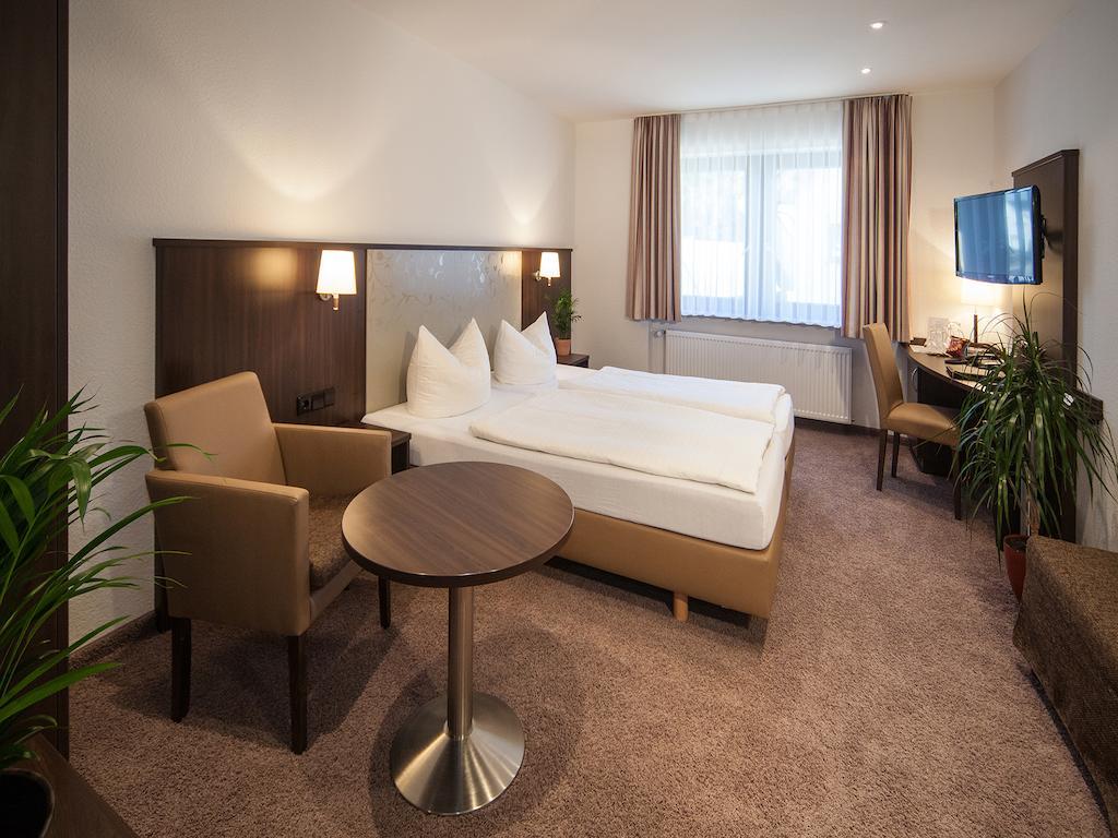 Hotel Engel Rheinmunster Номер фото